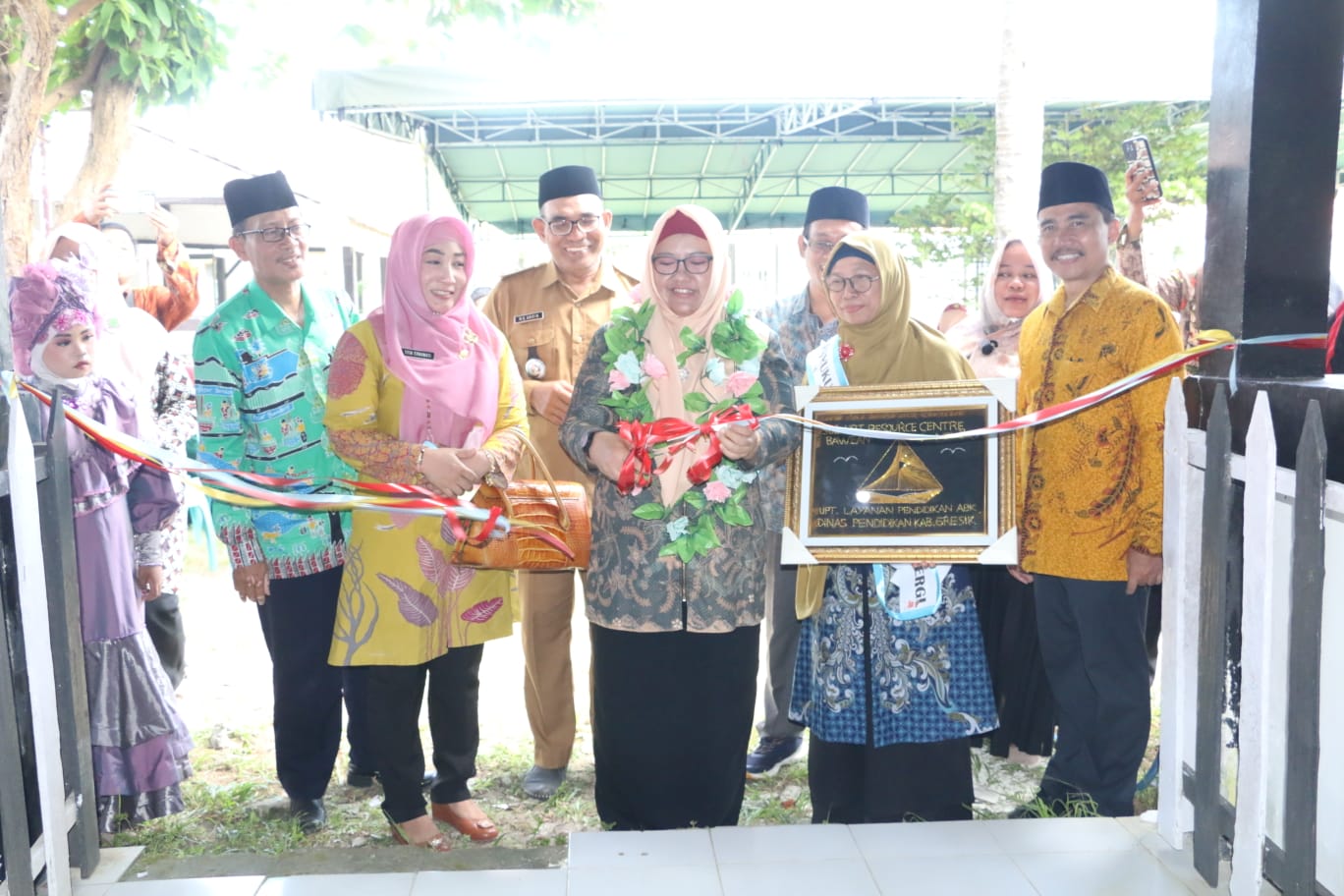 Hari Kedua Di Bawean, Bu Min Awali Rangkaian Dengan Penanganan Keluarga Resiko Stunting